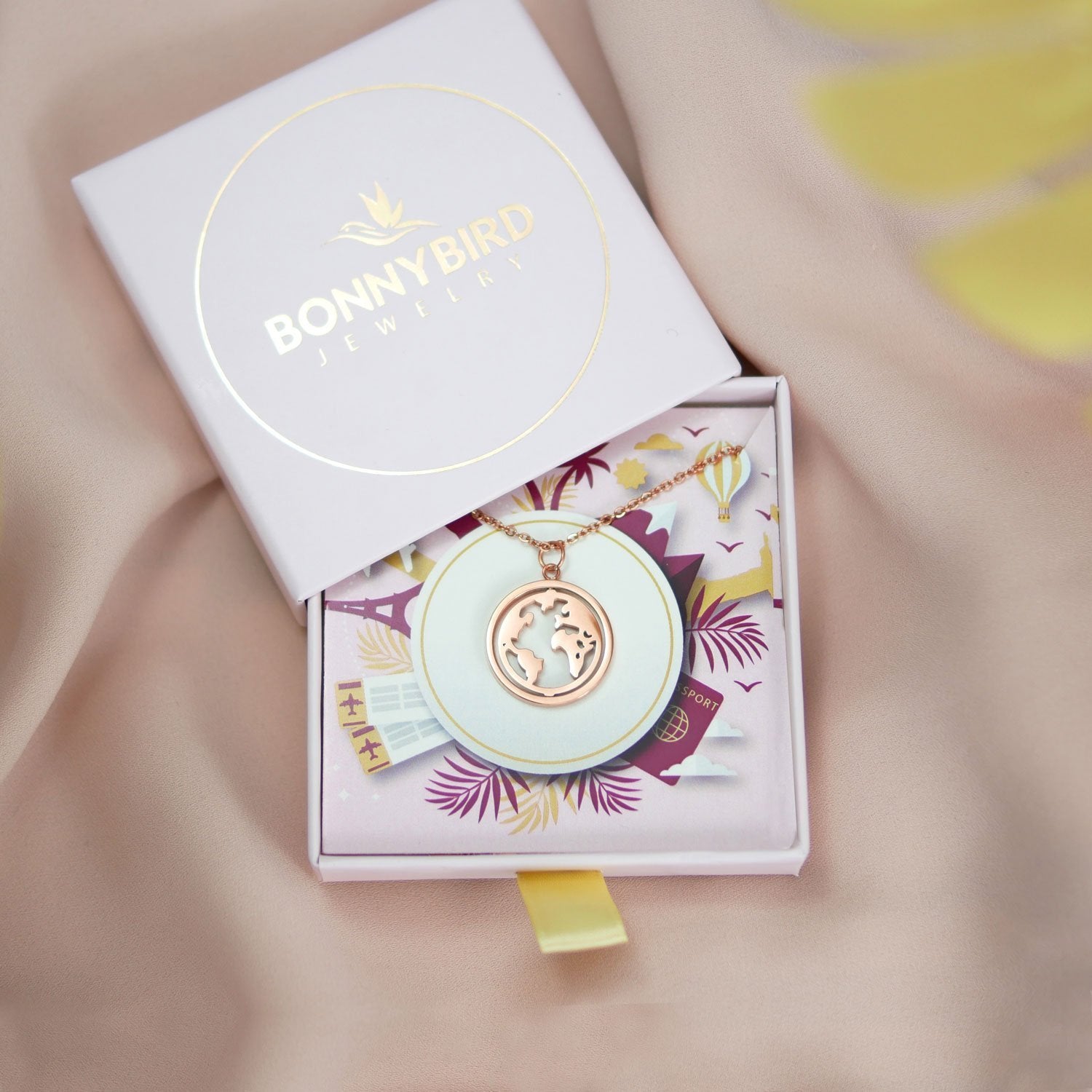 BonnyWorld Kette mit rotierbarer Weltkugel Rose - BONNYBIRD